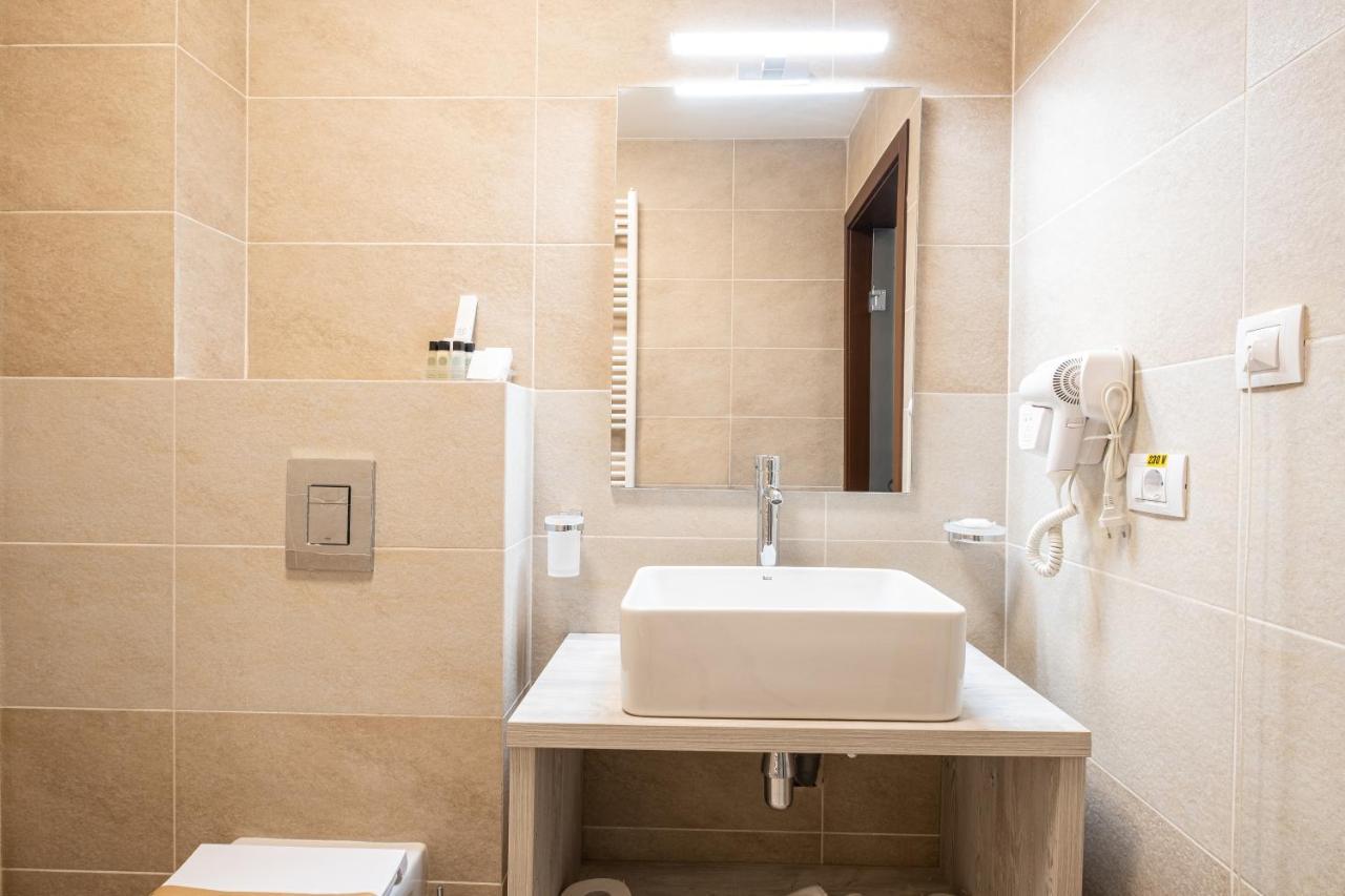 Fiald Hotel & Spa Bacău Eksteriør bilde