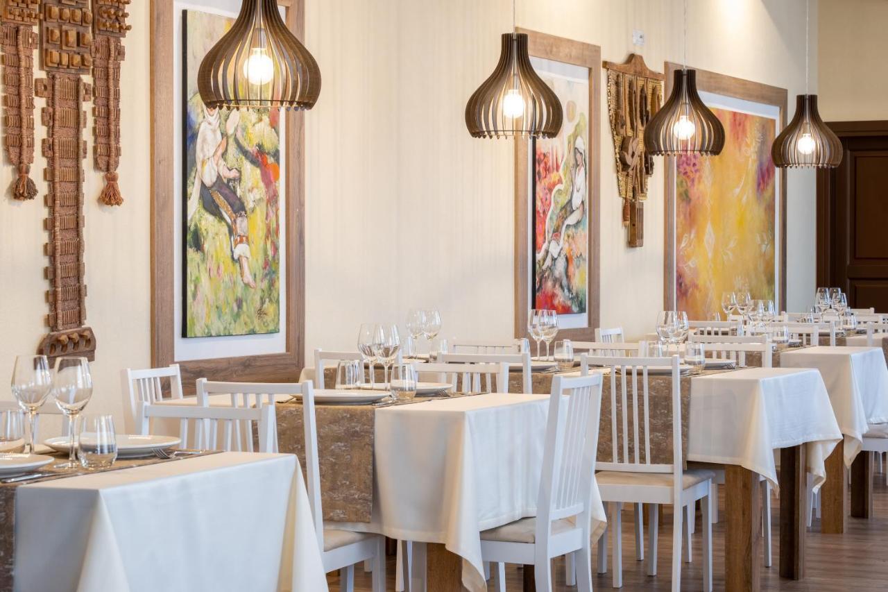 Fiald Hotel & Spa Bacău Eksteriør bilde