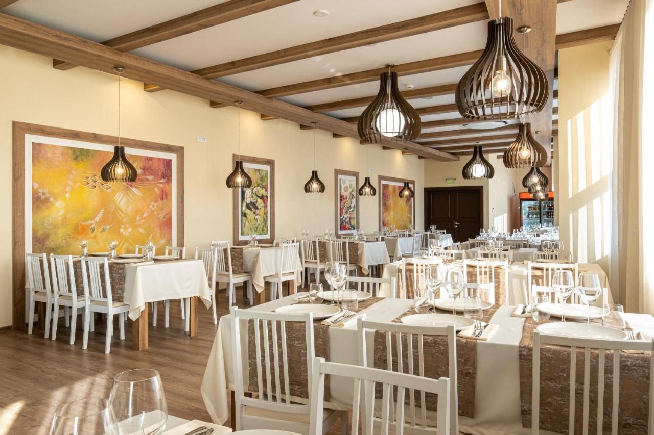 Fiald Hotel & Spa Bacău Eksteriør bilde